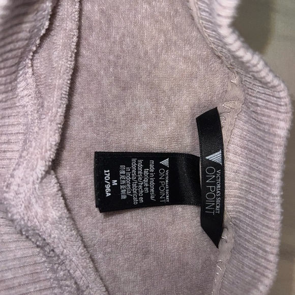 VICTORIA SECRET Sweater - Picture 4 of 4